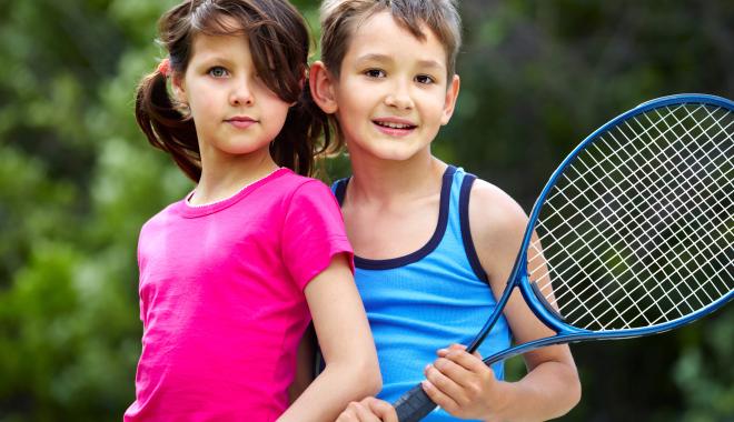 Youth summer tennis players