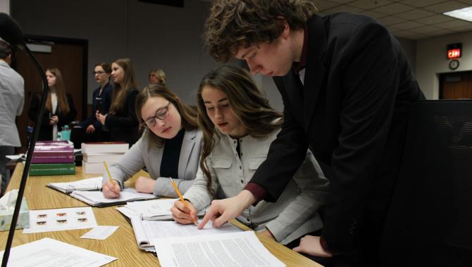 mock trial competing