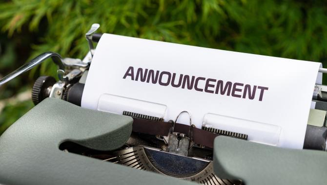 Announcement sign on typewriter