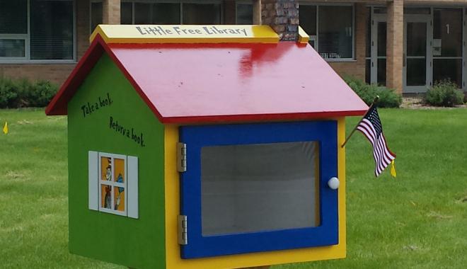 The little library box
