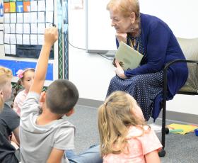 Anderson answers student questions