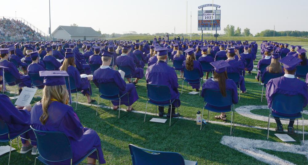 Graduates fill stadium